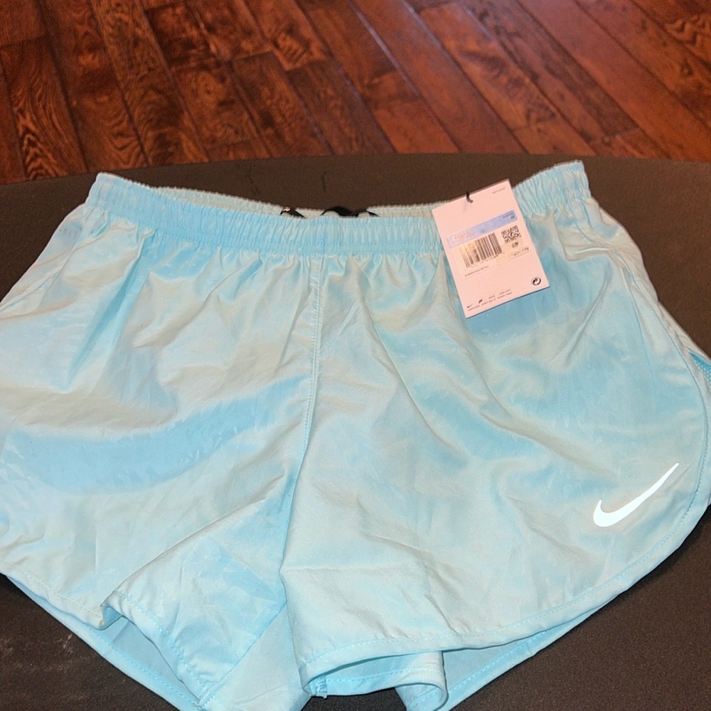 Nike brand new medium running shorts